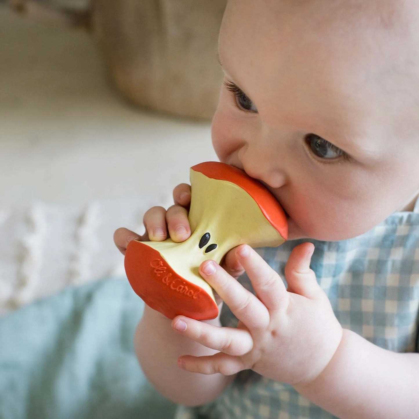 Oli & Carol Natrual Rubber Teether & Bath Toy