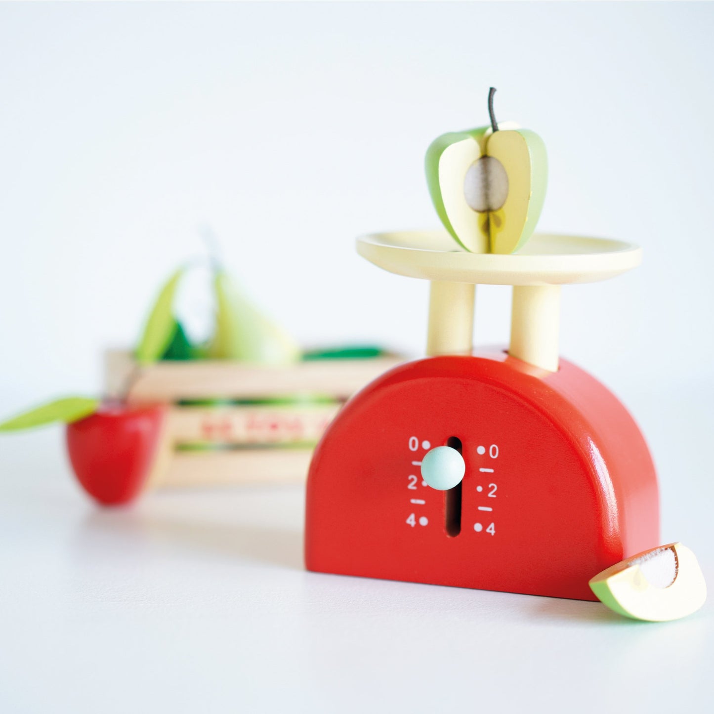 Weighing Scales by Le Toy Van